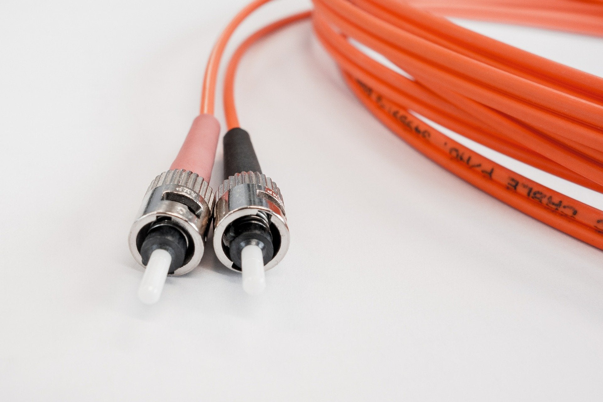 Fiber Optic vs. HDMI Choosing the Right Audio Cable